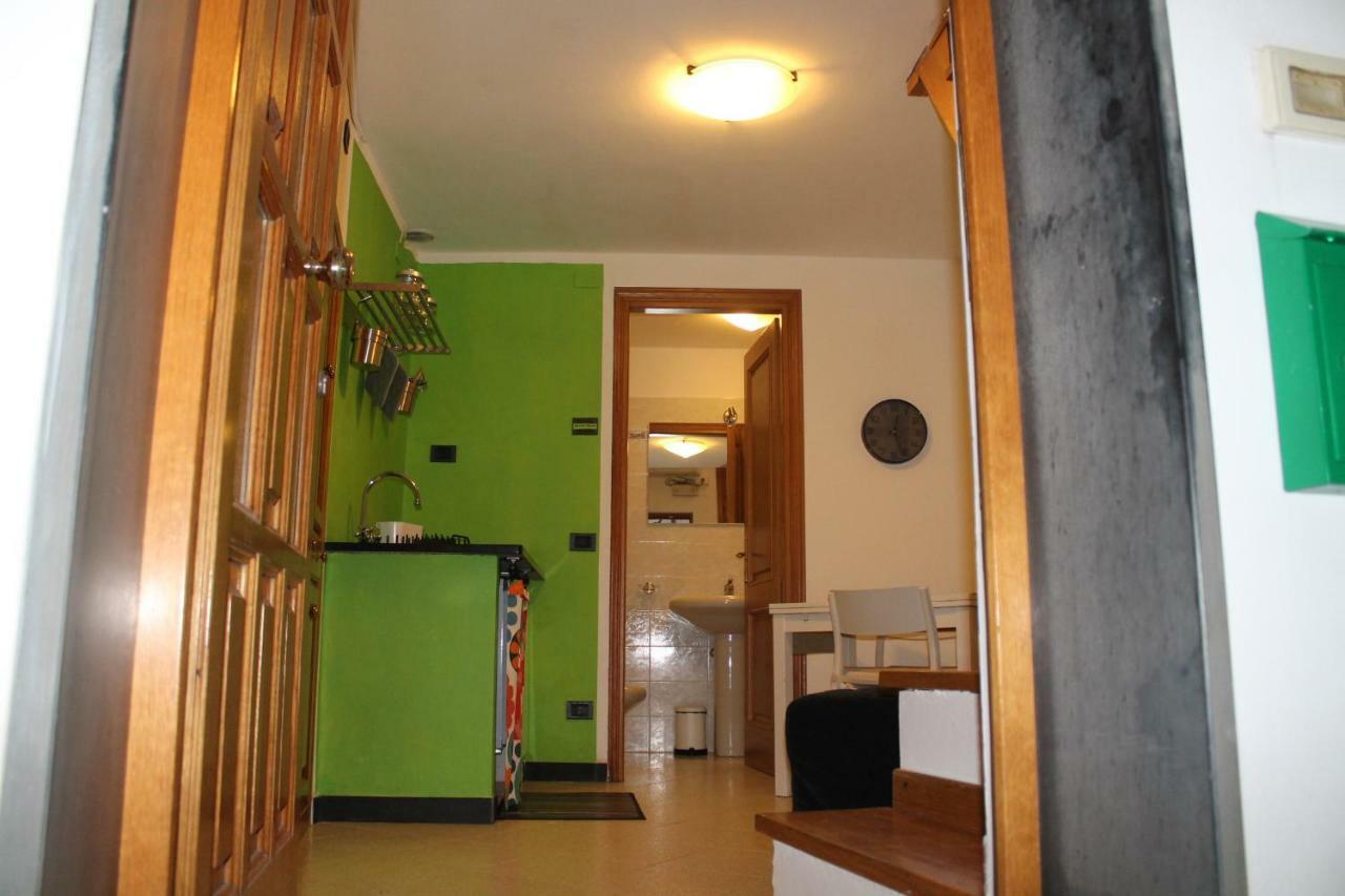 Guardando Le Stelle Apartment Вернаца Екстериор снимка
